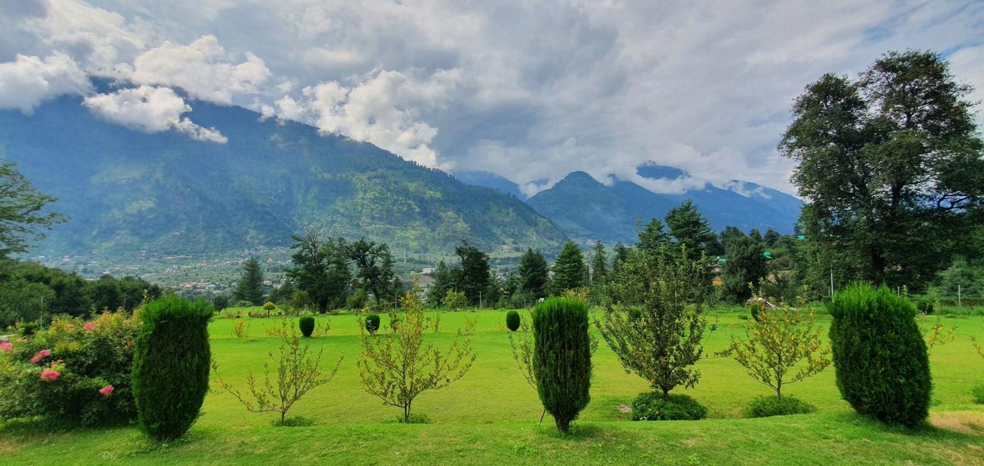 Anand Vardhan Resorts Manali  Ngoại thất bức ảnh