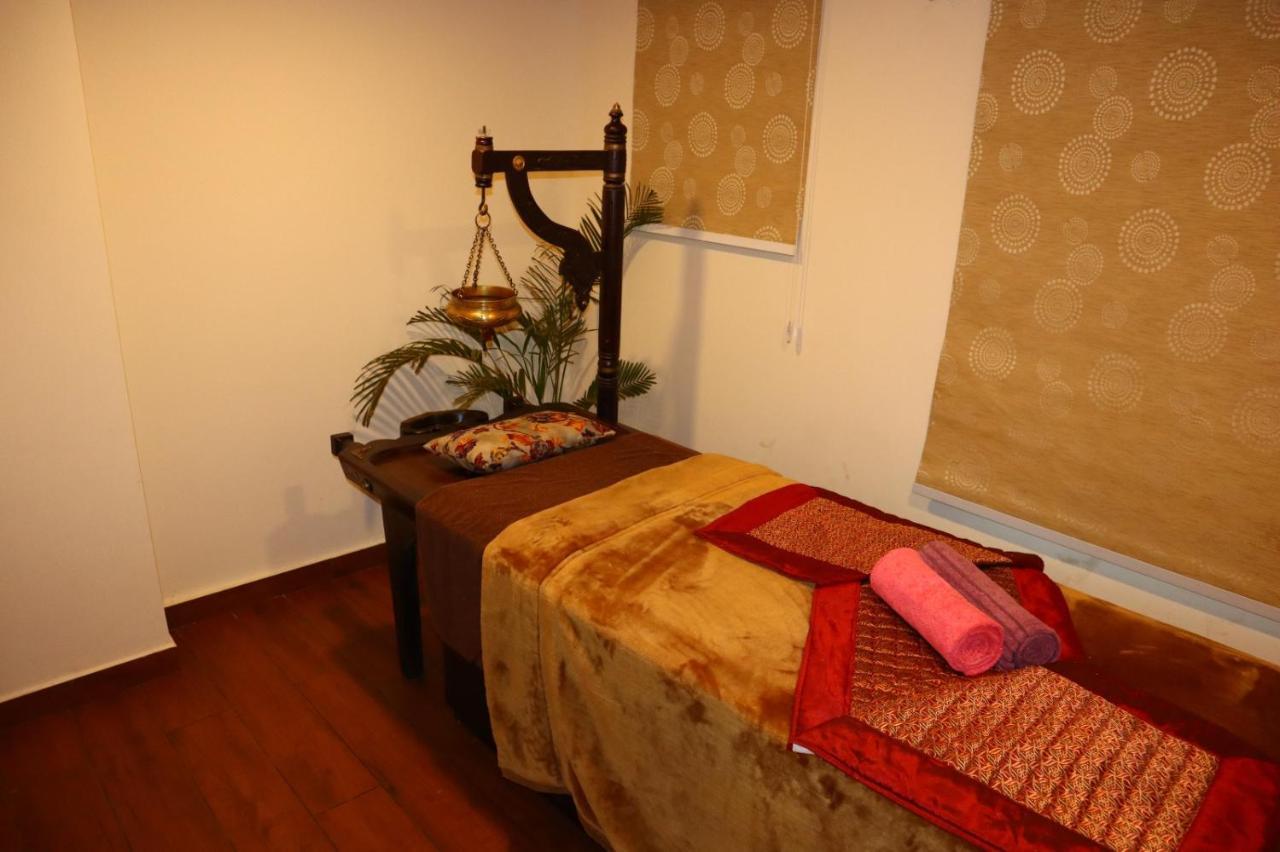 Anand Vardhan Resorts Manali  Ngoại thất bức ảnh
