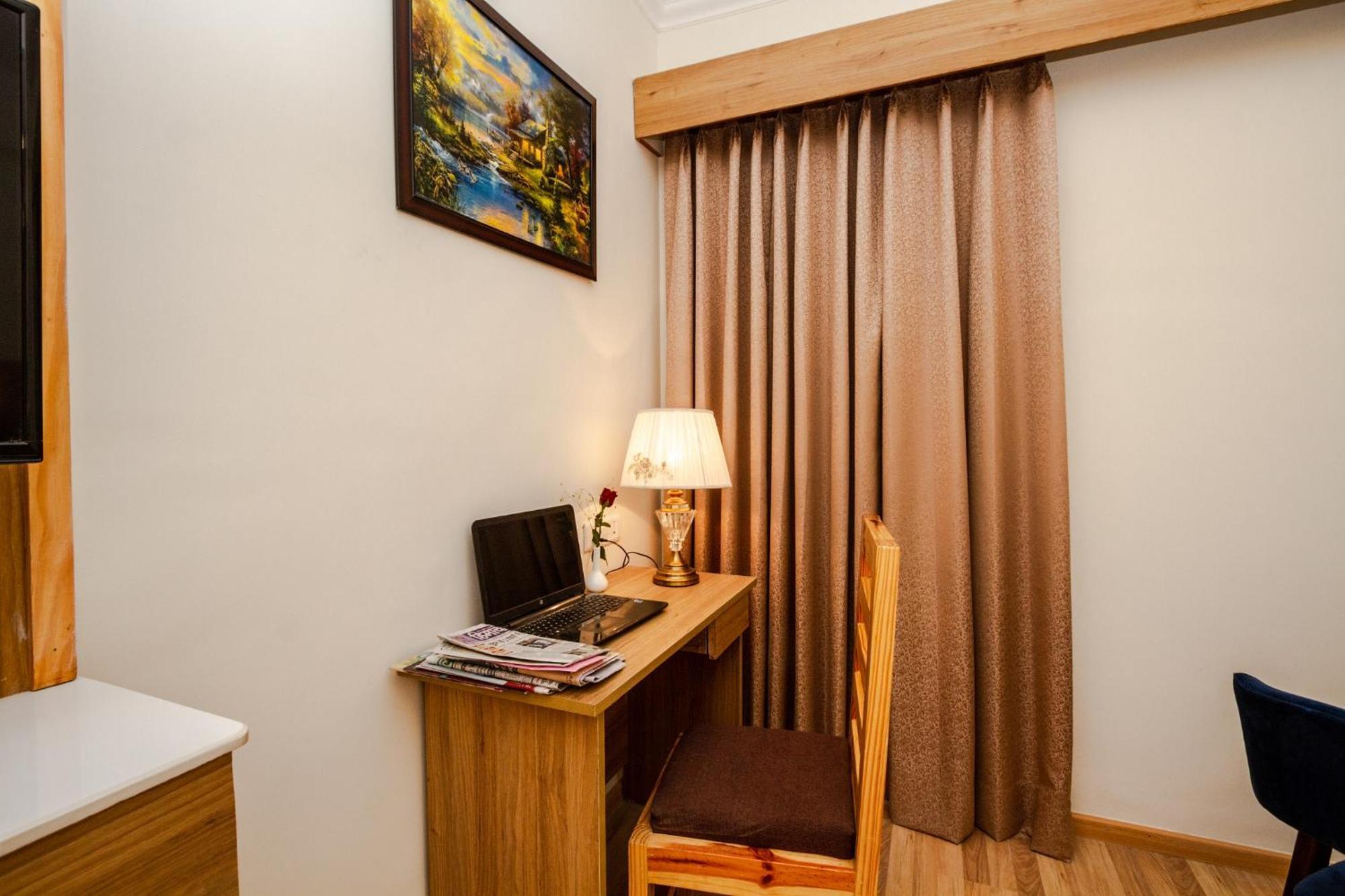 Anand Vardhan Resorts Manali  Phòng bức ảnh
