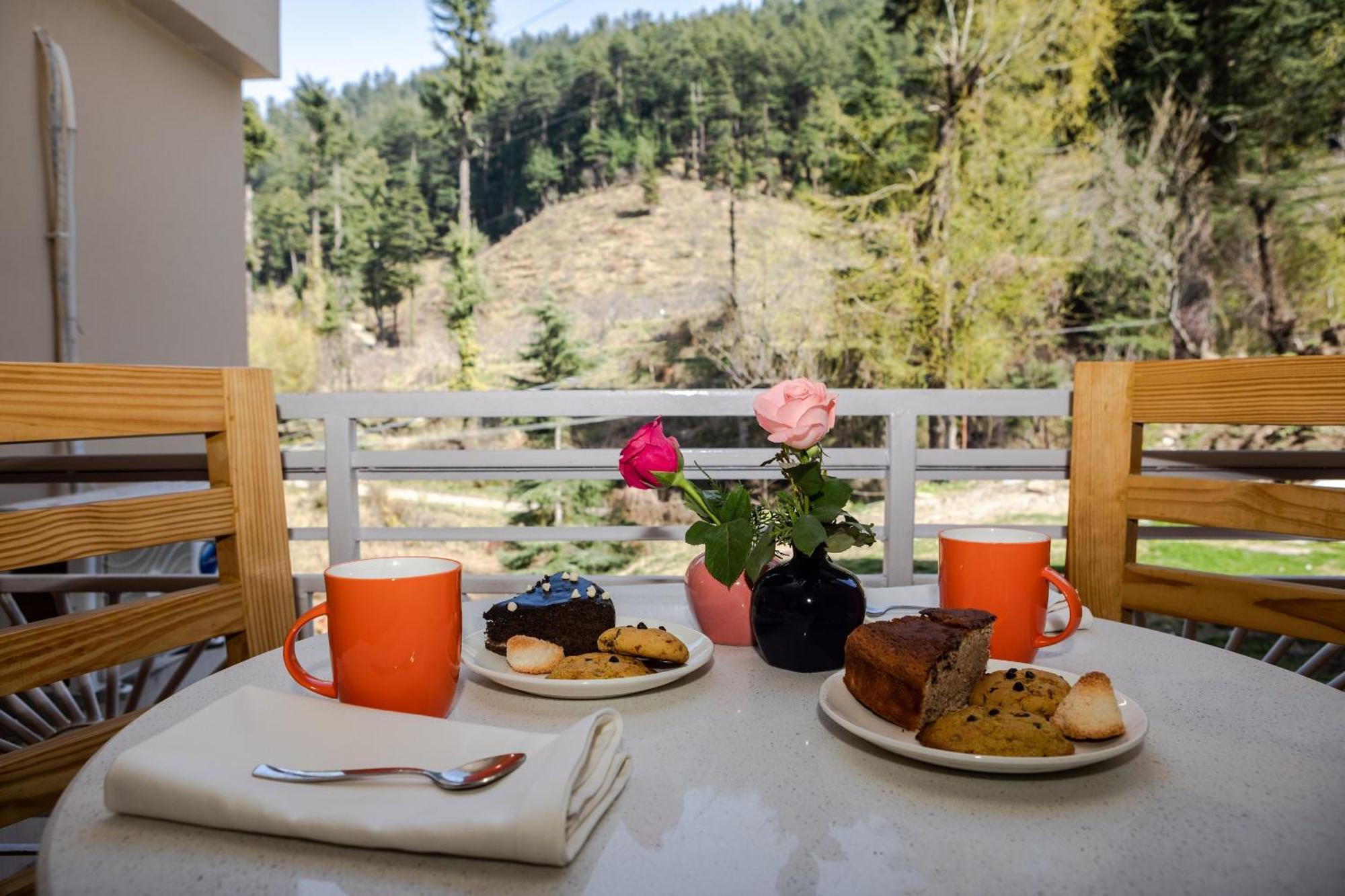 Anand Vardhan Resorts Manali  Phòng bức ảnh