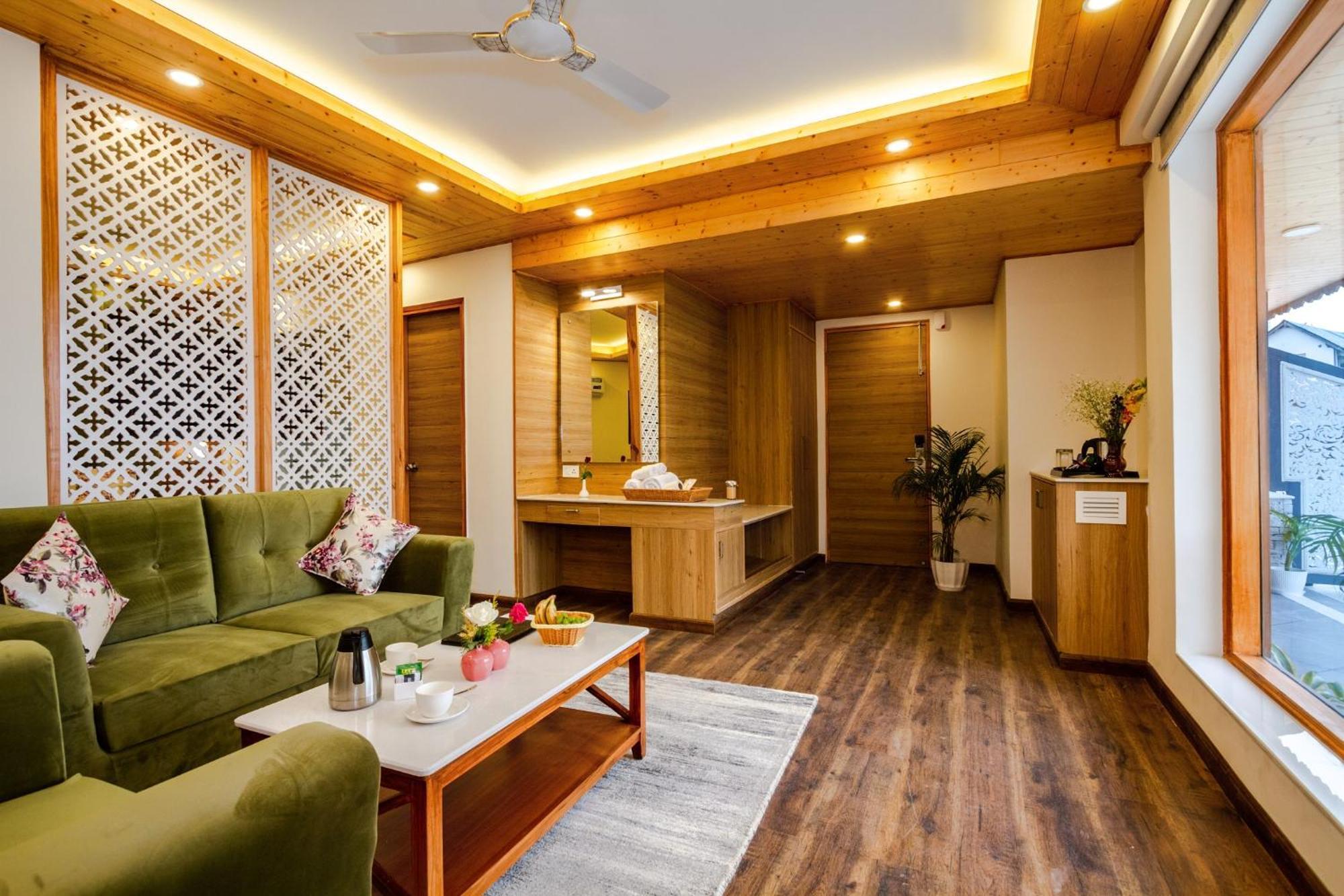 Anand Vardhan Resorts Manali  Phòng bức ảnh